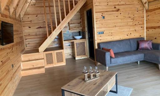 בונגלו משפחתי, Puğari Otel