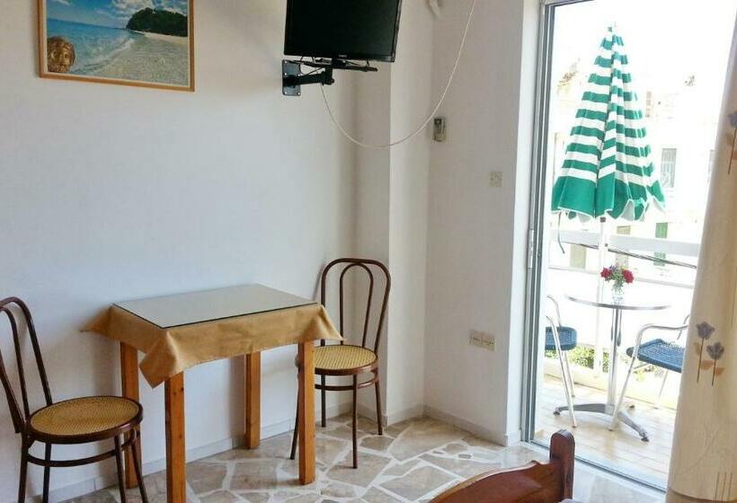 חדר סטנדרט עם מרפסת, Pension Gina