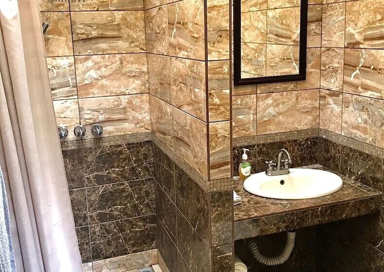 غرفة قياسية, Eden Atenas