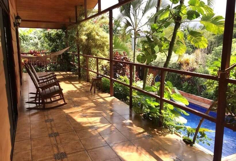 غرفة قياسية, Eden Atenas