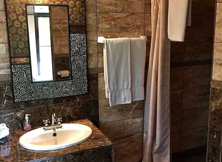 غرفة قياسية, Eden Atenas