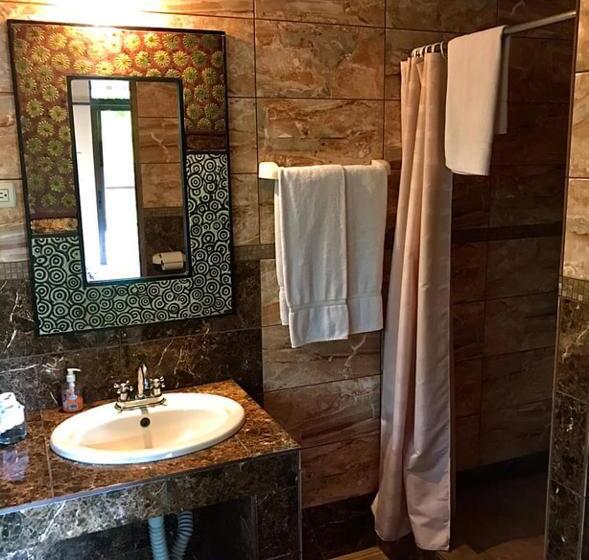 غرفة قياسية, Eden Atenas