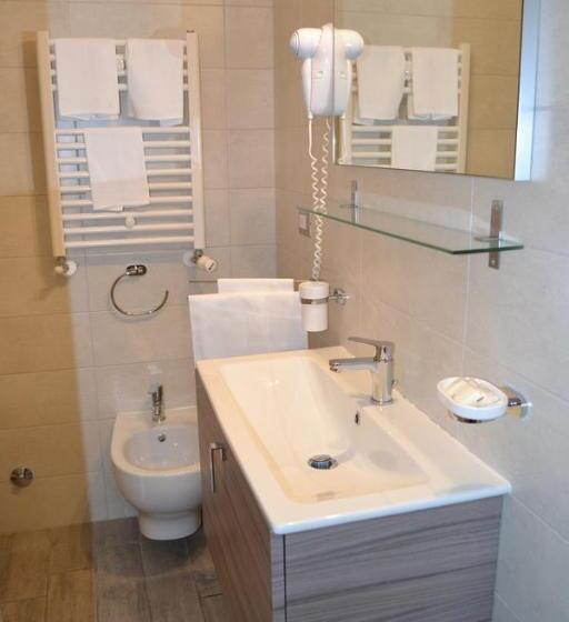 חדר סטנדרט לשלושה, Vatican Giulia