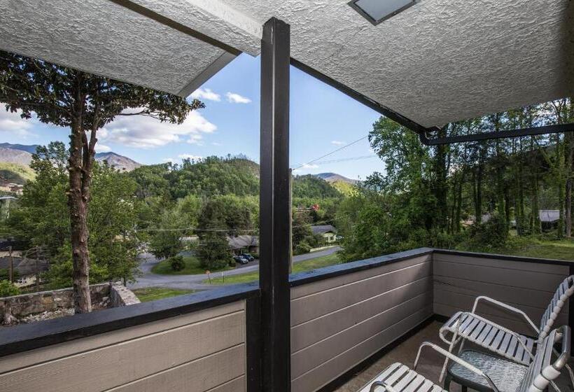 חדר דחוקס עם מיטת קינג, Chalet Inn