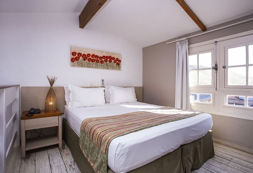 חדר דלוקס לארבעה, Ciribai Praia