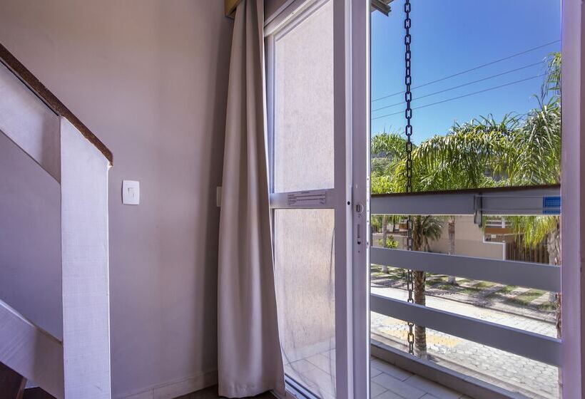 חדר דלוקס לארבעה, Ciribai Praia