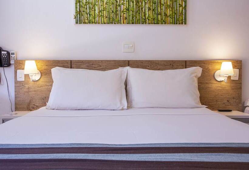 חדר דלוקס לשלושה, Ciribai Praia