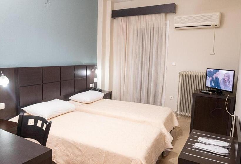 غرفة قياسية, Democritus