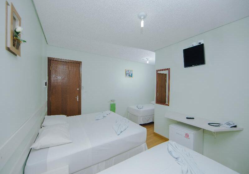 スタンダード4人部屋, E Pousada Caroline