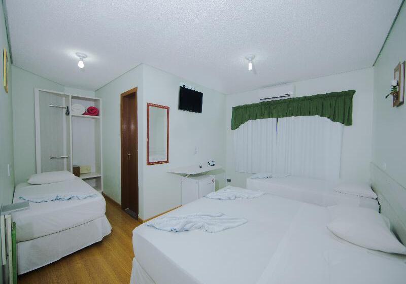 スタンダード4人部屋, E Pousada Caroline