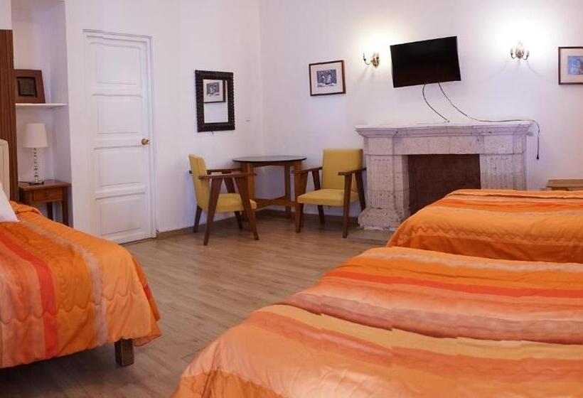 غرفة قياسية ثلاثية, Hostal Solar