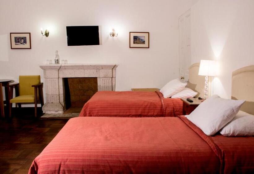 غرفة قياسية ثلاثية, Hostal Solar