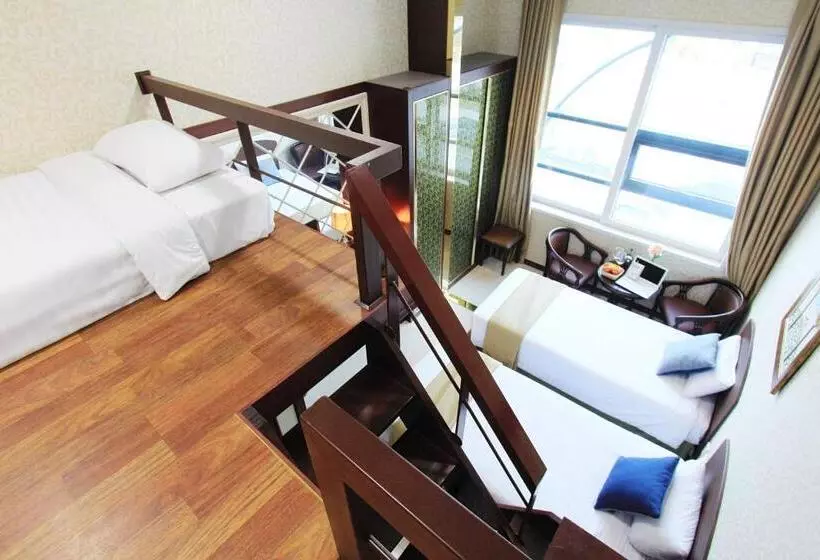 Deluxe Kolmen Hengen Huone, Intercity Seoul