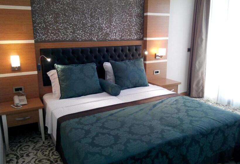 Номер Стандарт Трехместный, Malahit Exclusive City