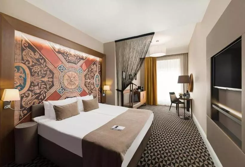 اتاق اجرایی, Moments Budapest By Continental Group