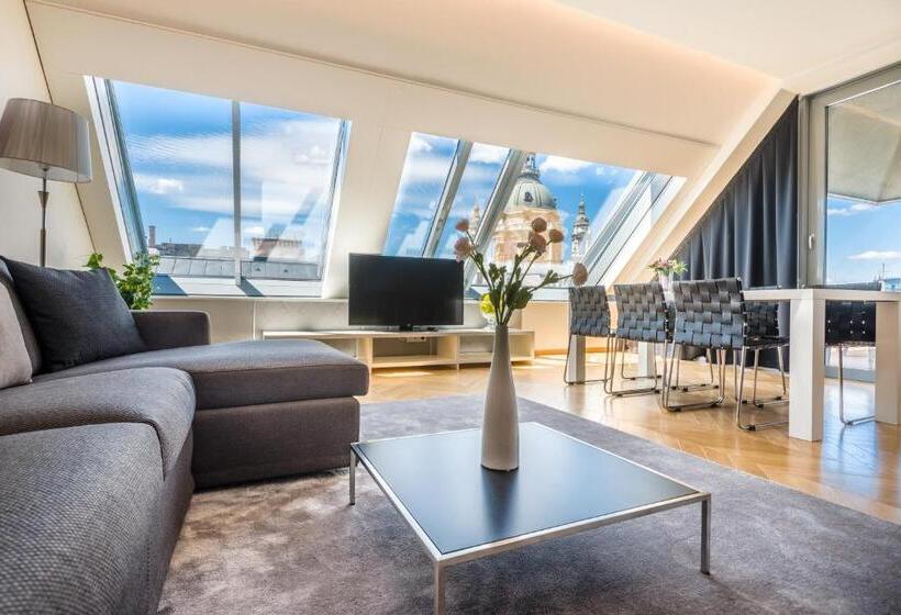Suite with Terrace, Moments Budapest By Continental Group