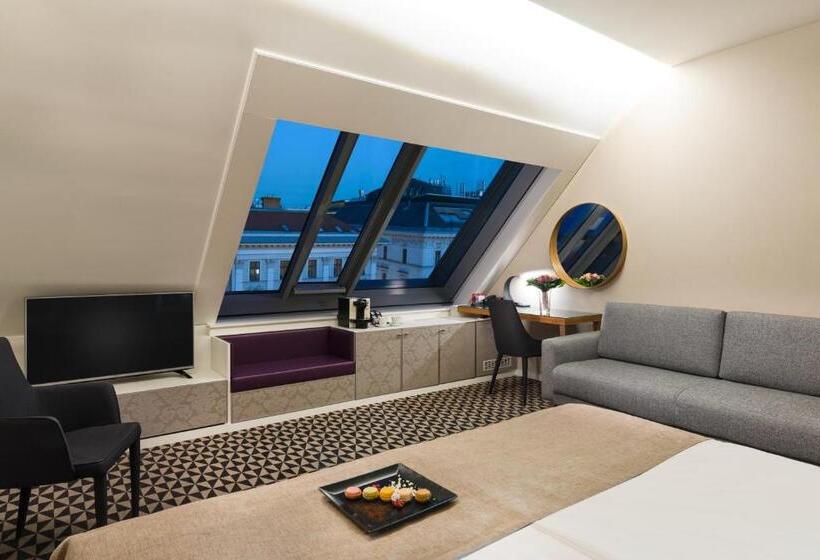 اتاق اجرایی, Moments Budapest By Continental Group