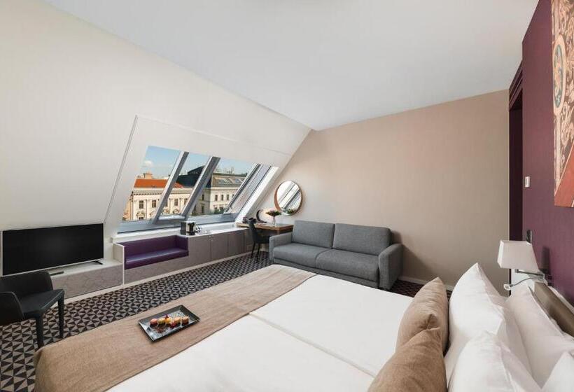 اتاق اجرایی, Moments Budapest By Continental Group