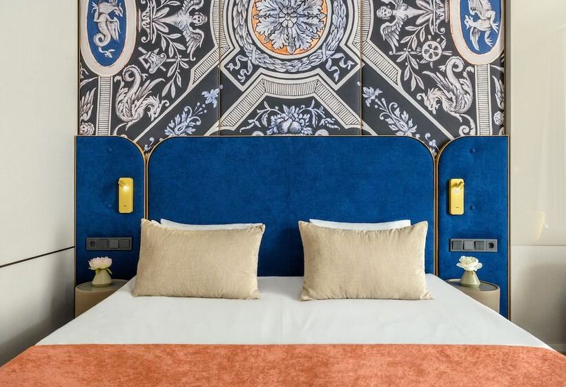 سوییت جونیور, Moments Budapest By Continental Group