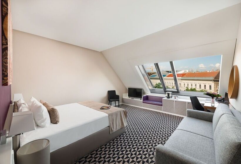 اتاق اجرایی, Moments Budapest By Continental Group