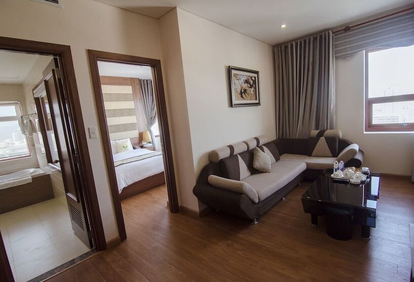 سوییت, Moonlight Hotel Suites & Spa Vip   High Floor, The Best View In The City Center, Dragon Bridge View