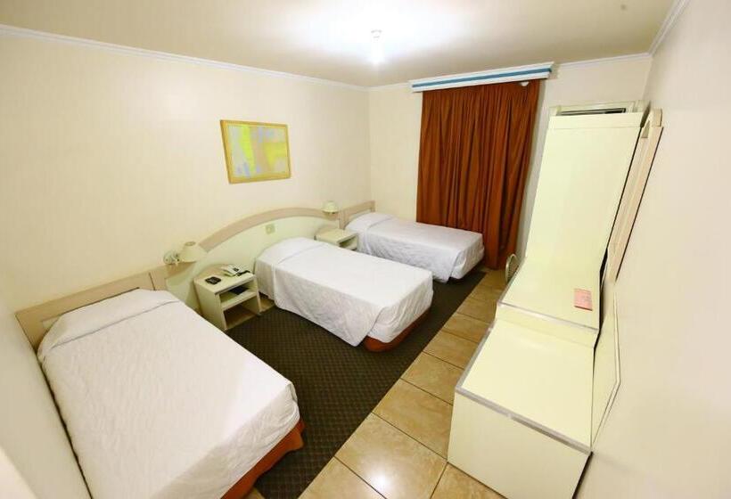 スタンダードトリプルルーム, Prince