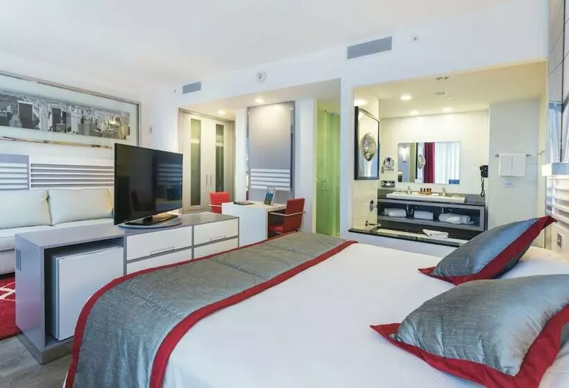 سوییت جونیور, Hotel Riu Plaza New York Times Square