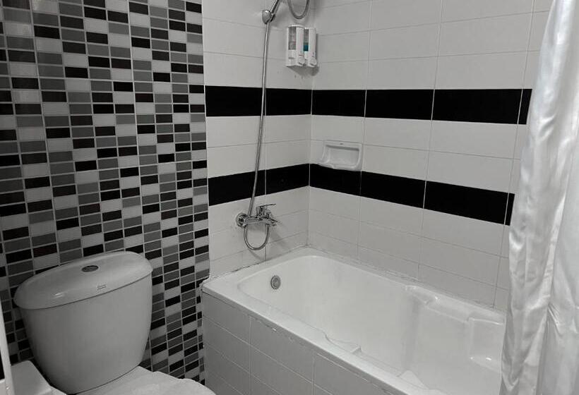 سوییت خانوادگی, River Grand