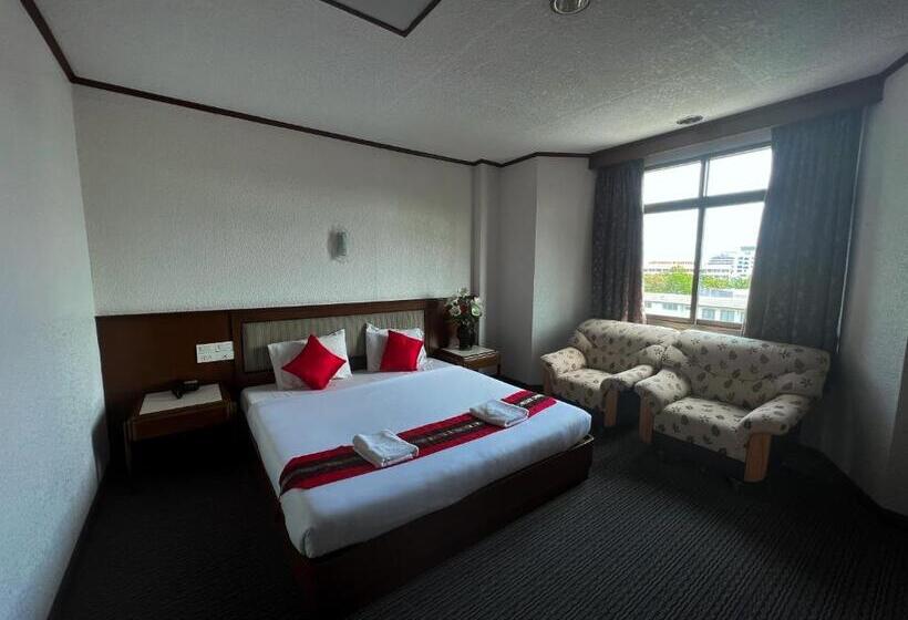 سوییت خانوادگی, River Grand