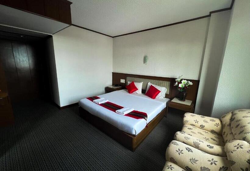 سوییت خانوادگی, River Grand