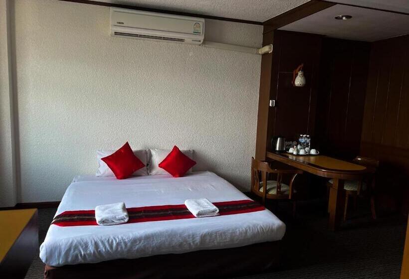 سوییت خانوادگی, River Grand