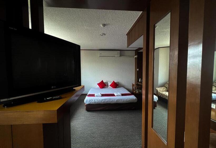 سوییت خانوادگی, River Grand