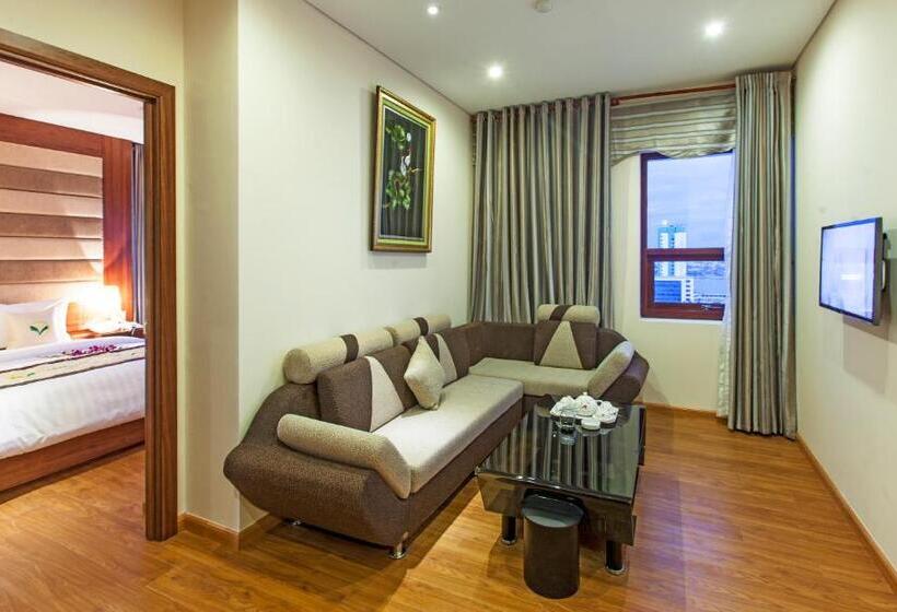 سوییت, Moonlight Hotel Suites & Spa Vip   High Floor, The Best View In The City Center, Dragon Bridge View