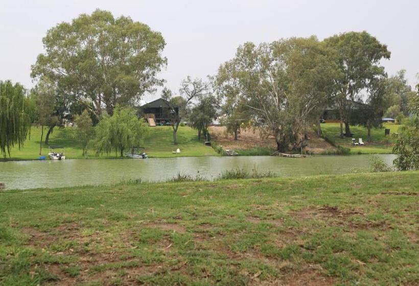 חדר סטנדרט עם מיטת קינג, Wentworth Grande Resort