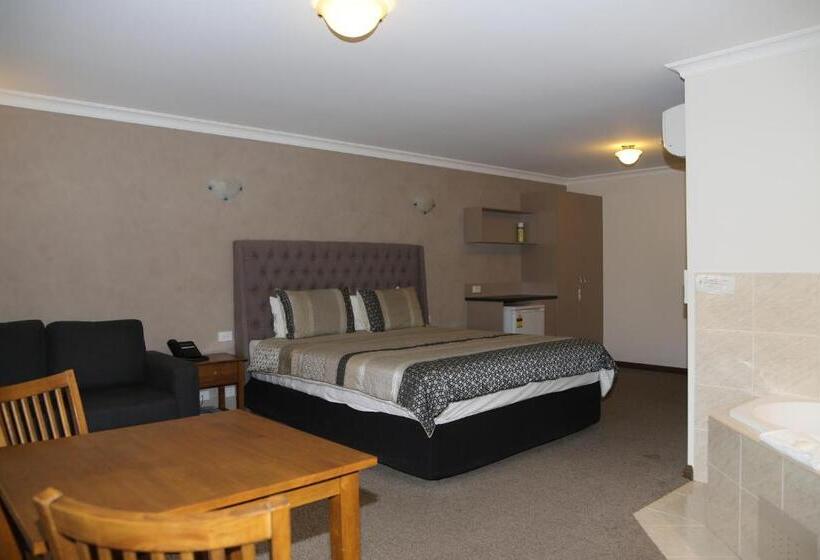 חדר סטנדרט עם מיטת קינג, Wentworth Grande Resort