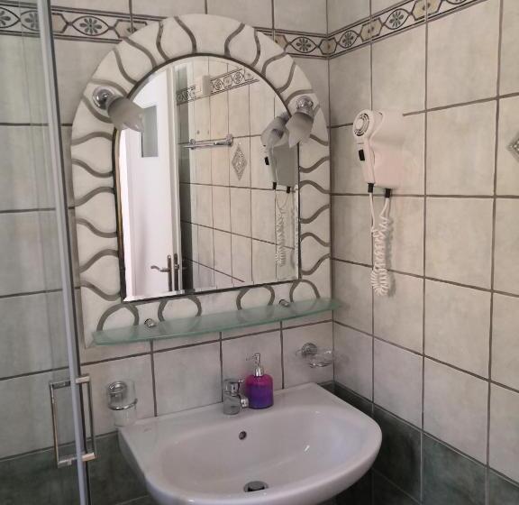 جناح مطلّ علي البحر, Armonia By Grispos Villas