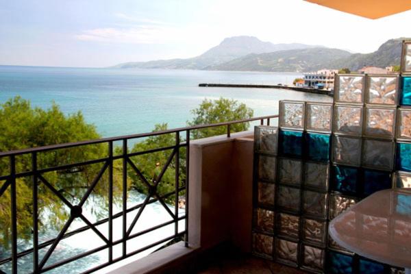 스탠다드 룸, Pelagos Studios