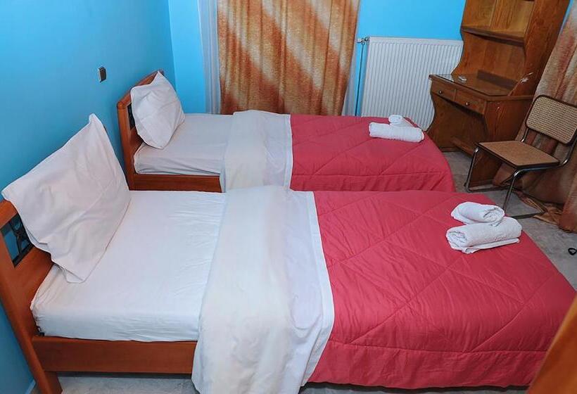 2침실 패밀리 아파트, Pelagos Studios