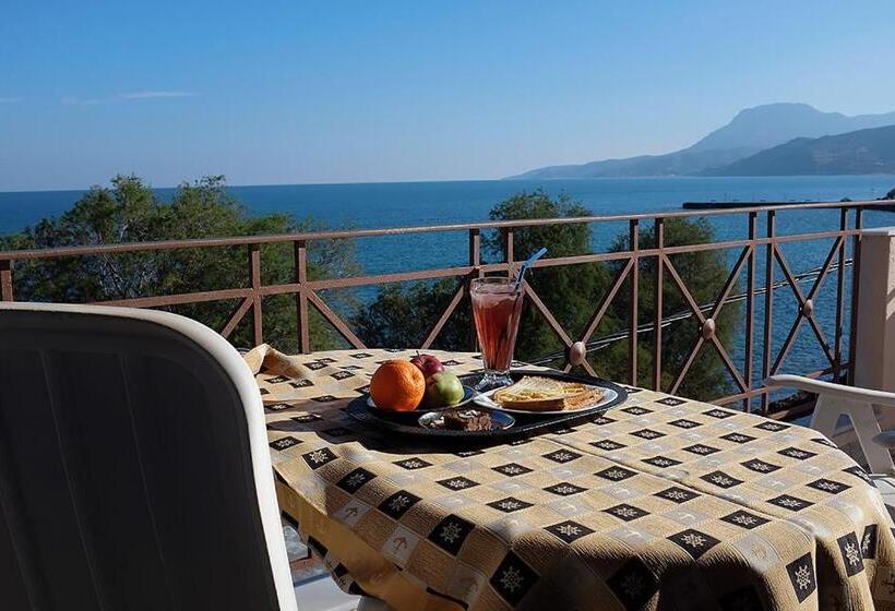 2침실 패밀리 아파트, Pelagos Studios