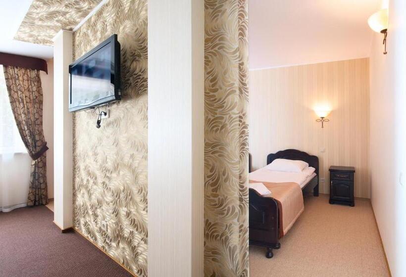 주니어 스위트, Sherwood