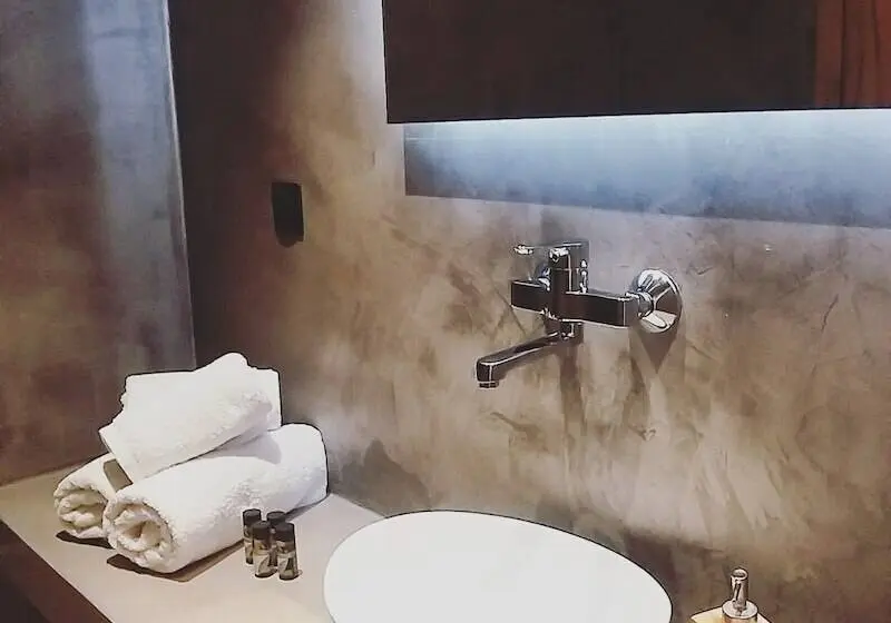 Deluxe Studio, Petries Studios