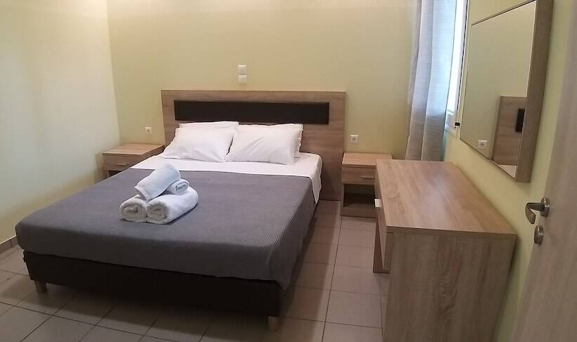 デラックススタジオ, Petries Studios