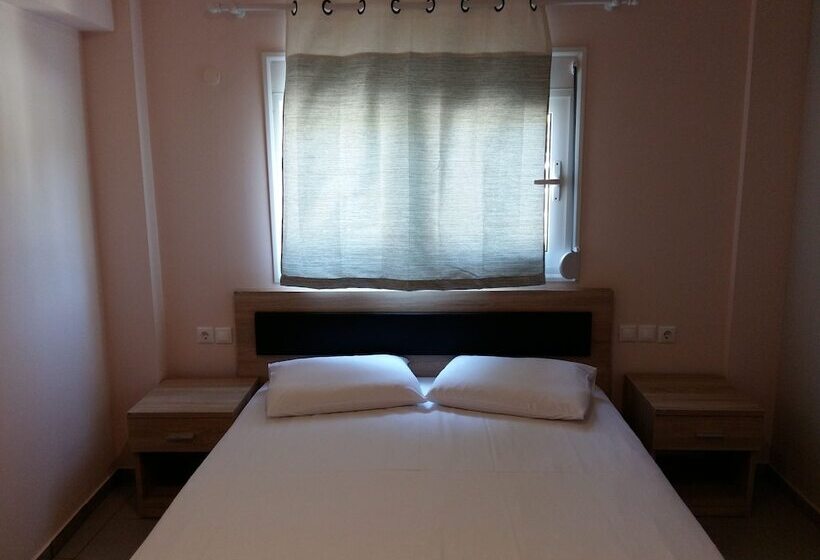 デラックススタジオ, Petries Studios