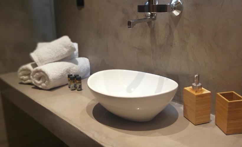 デラックススタジオ, Petries Studios