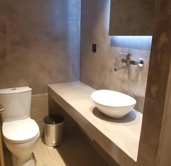 デラックススタジオ, Petries Studios