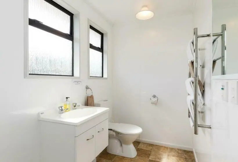 Standard-studio, Manfeild Park Motel