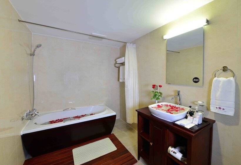 اتاق اجرایی, Cherry Hills