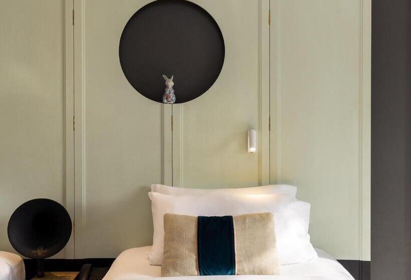 غرفة قياسية, Ping Silhouette