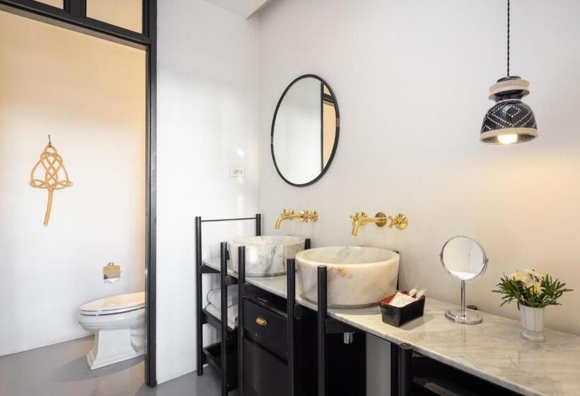 غرفة قياسية, Ping Silhouette