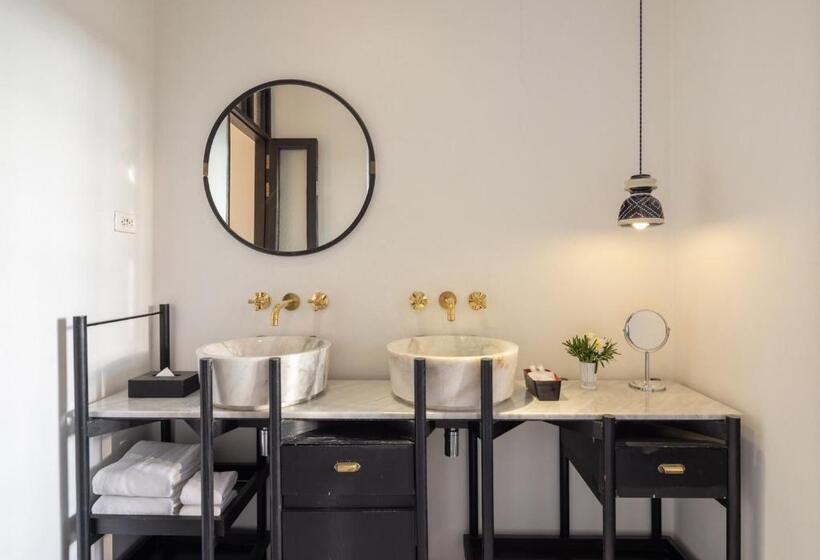 غرفة قياسية, Ping Silhouette